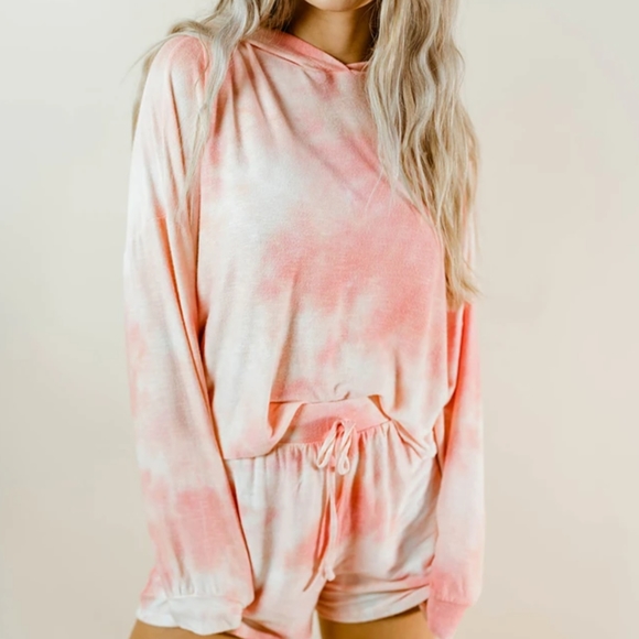 Kittenish - Picture 3 of 4